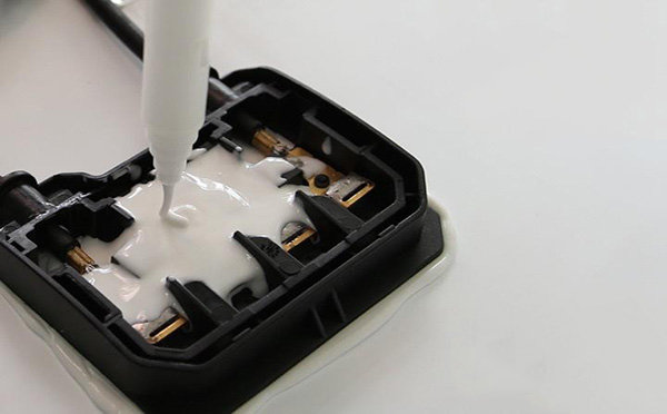 導(dǎo)熱灌封膠在新能源汽車電子上都有哪些應(yīng)用？